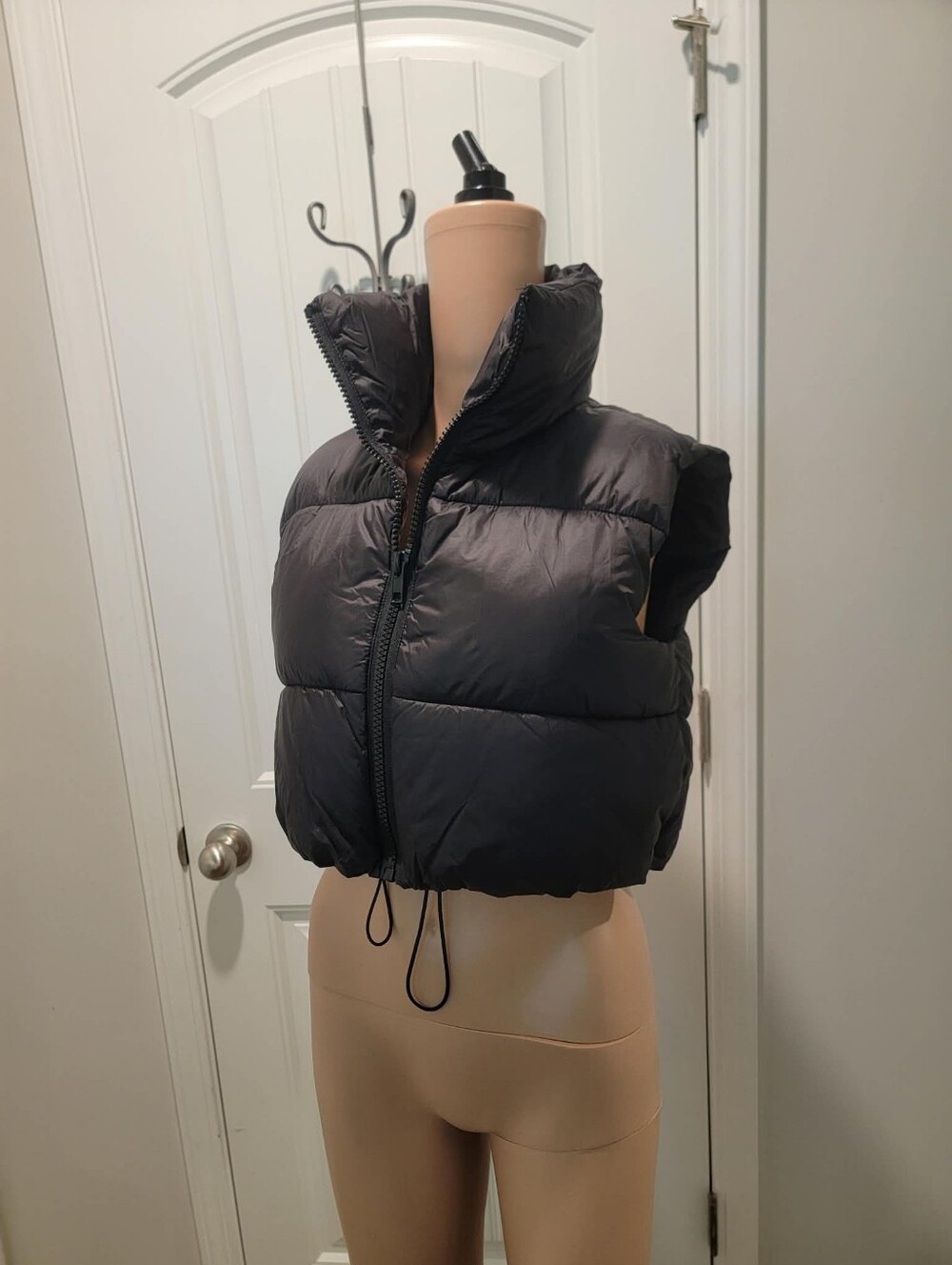 Fuinloth Sz S Black Padded Puffer Vest Lightweight Zipup Stand Up Collar Cropped